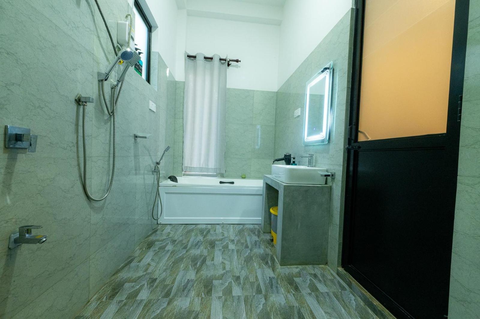Green View Safari Resort 우다왈라웨 외부 사진